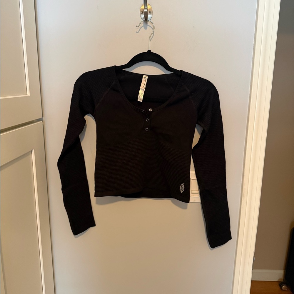 NWOT Free People Movement Bail Out Long Sleeve Layer SZ M/L - Picture 3 of 7